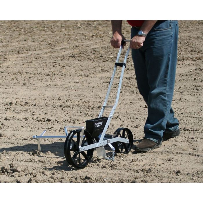 EARTHWAY ZAAIMACHINE 1001-B